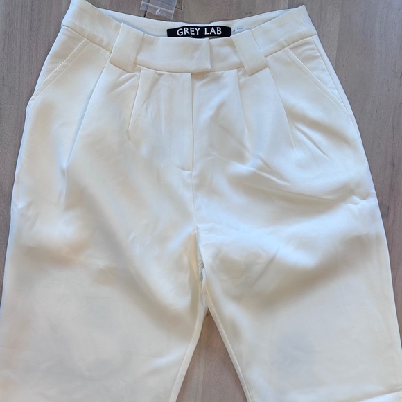 GREY LAB PLEATED WIDE TROUSERS/ SIZE: Medium/OFF WHITE - Picture 1 of 5